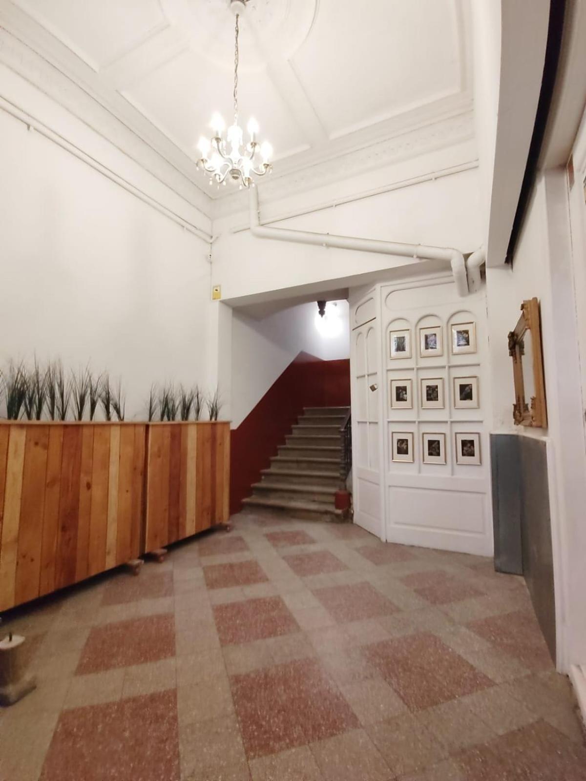 Hostal Dragonflybcn Barcelona Exterior photo