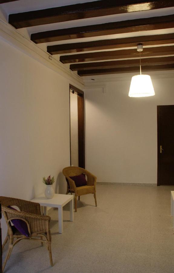 Hostal Dragonflybcn Barcelona Exterior photo
