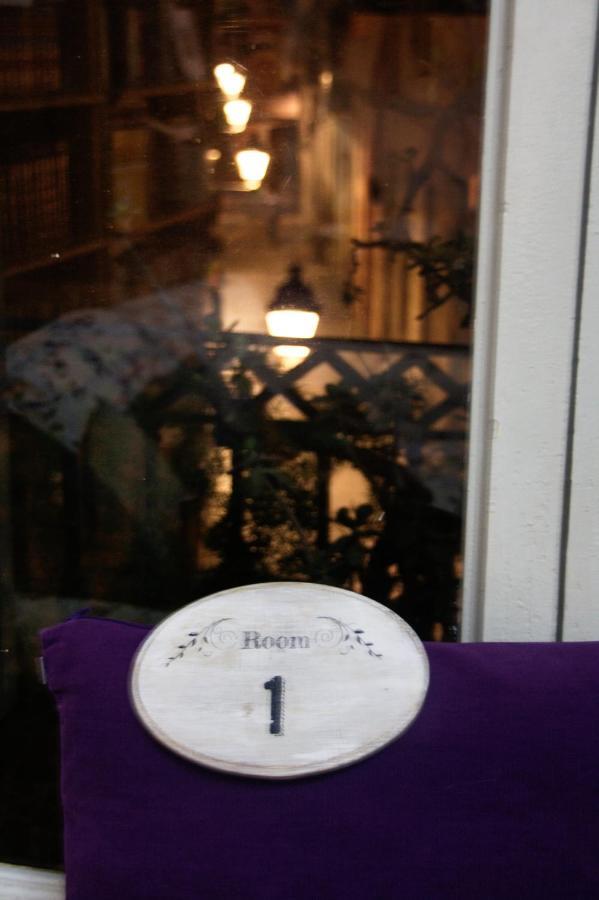 Hostal Dragonflybcn Barcelona Exterior photo